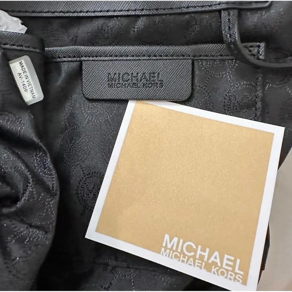 MICHAEL Michael Kors Jet Set Bag - Picture 6 of 14